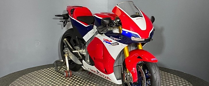 The MotoGP-inspired HONDA RC213V-S costs as much as a Ferrari and comes with zero miles