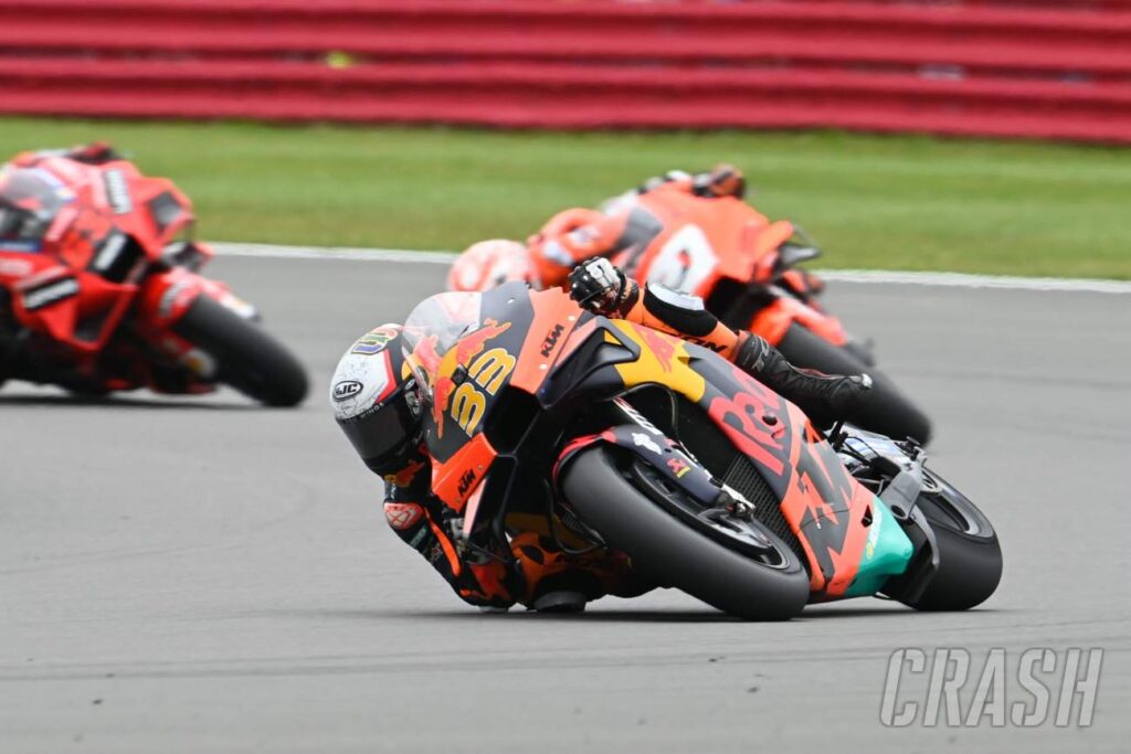 British MotoGP: Binder recovers from flooding and finishes sixth |  MotoGP