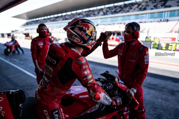 MotoGP Valencia: Miller in the lead for FP2