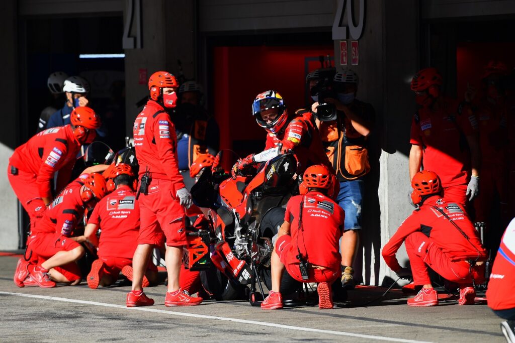 Jack Miller beats Pol Espargaró by 0.012 seconds in FP2 in Valencia
