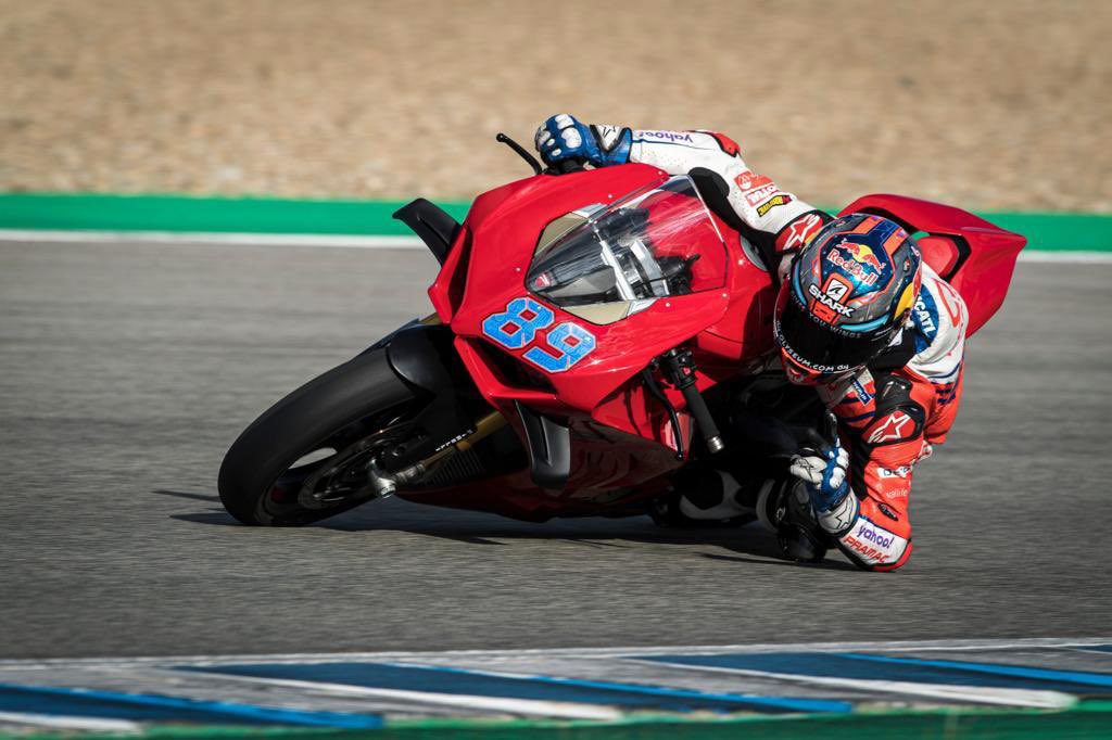 Jorge Martin was five seconds behind the MotoGP times on the Ducati Panigale V4S in Jerez