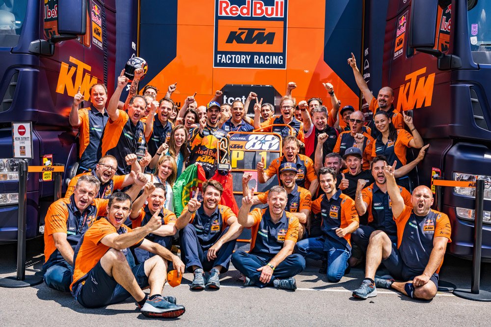 MotoGP, VIDEO - Pedrosa's advice to Oliveira: "Use the hard, I did it"