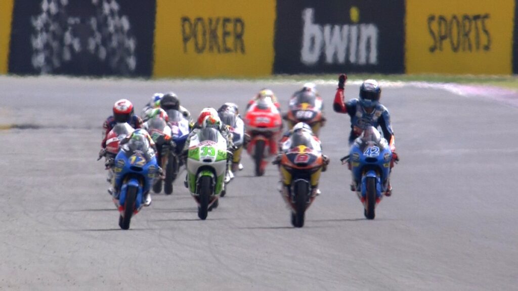 Rins left to lament final lap error