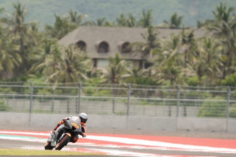 Repsol Honda Team get first taste of Mandalika as Espargaro sets the pace