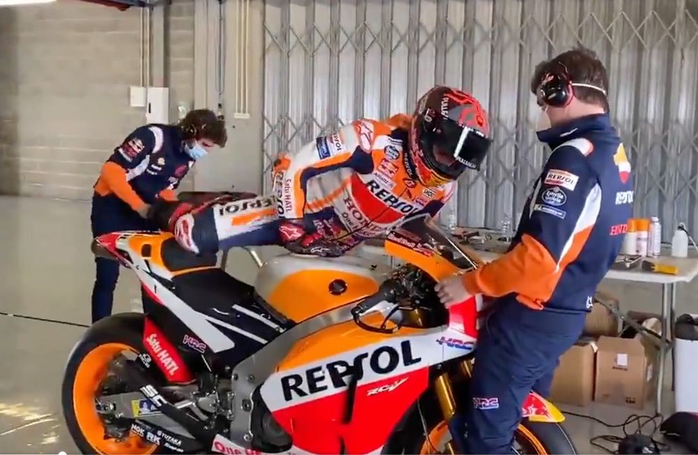 MotoGP, VIDEO - Marc Marquez back on track: at Portimao on the Honda RC213V-S