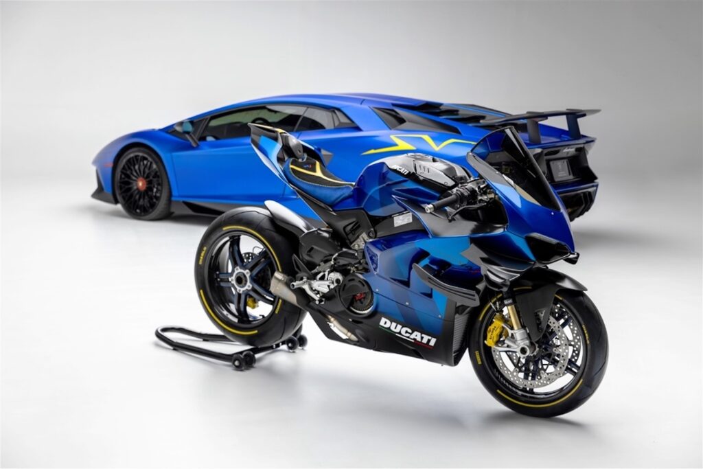 When you wouldn't be seen d... |  Ducati Superleggara V4J