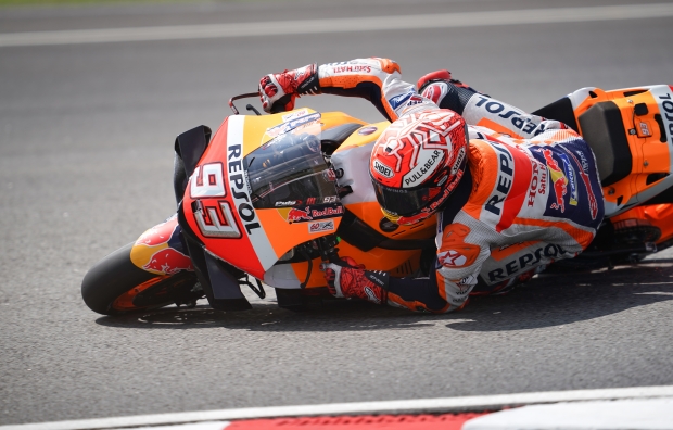 Marquez and Lorenzo battle through the Sepang heat on Friday