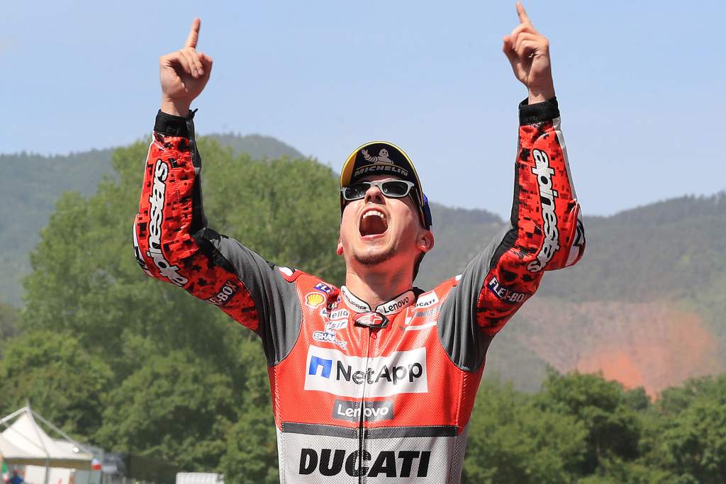 Would Lorenzo have won MotoGP titles at Ducati?  Hey thinks so