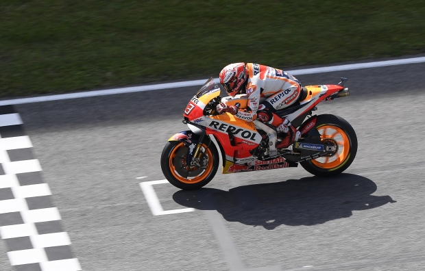 Marquez crashes while in Italian GP podium battle, Pedrosa out on first lap