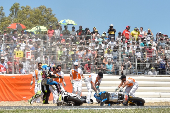 7 incredible pictures that captured THAT clash between ...