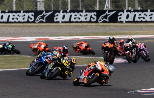 Espargaro crashes while hunting Argentina podium