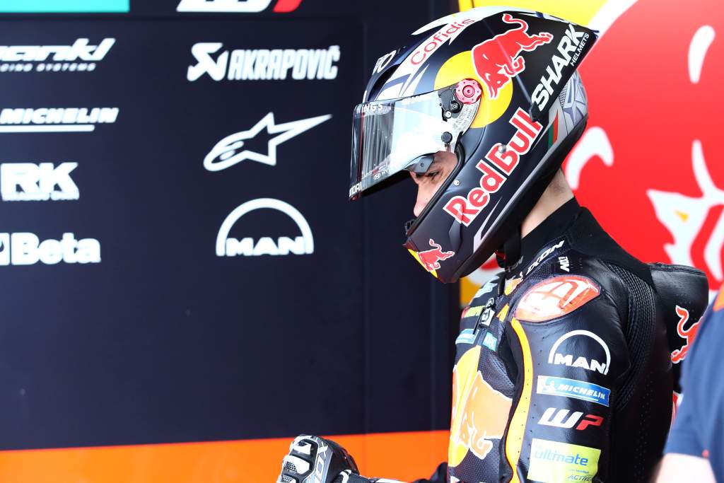 KTM openly hints at Oliveira demotion and other rider talks