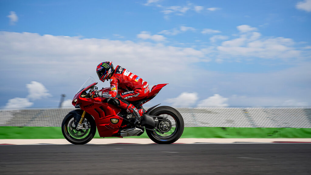 2022 Ducati Panigale V4 / V4 S