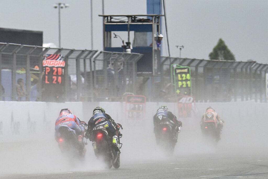 Crutchlow says wet Thailand MotoGP race start “very dangerous”