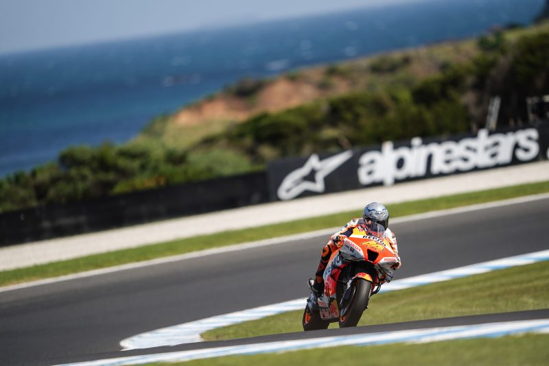 Espargaro finds his Phillip Island form with Marquez 0.250s behind