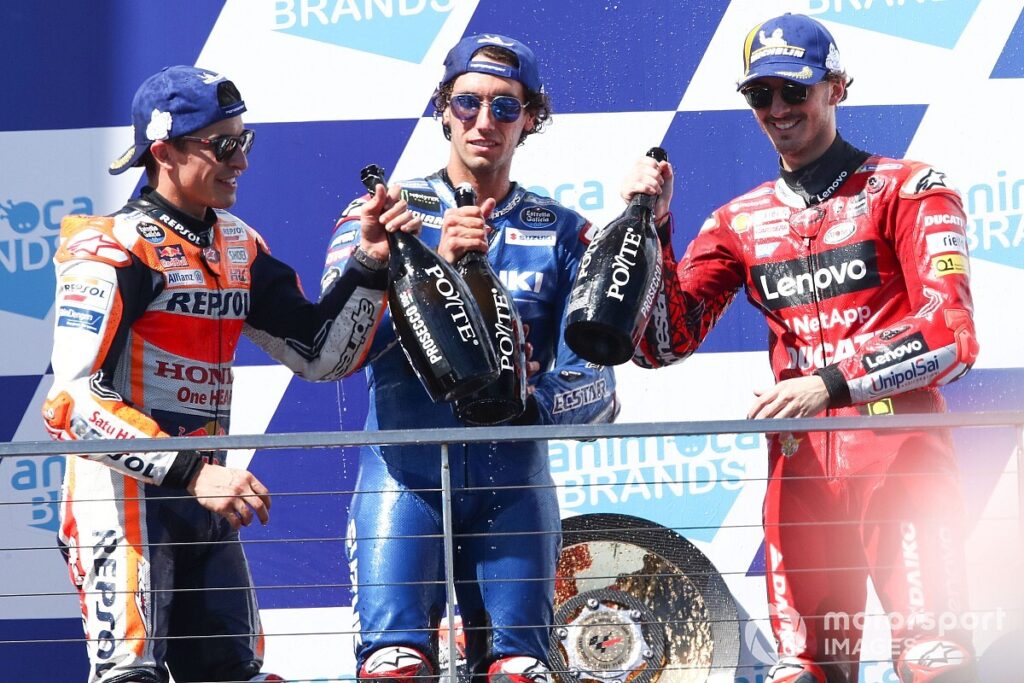 Rins wins, Quartararo crashes out