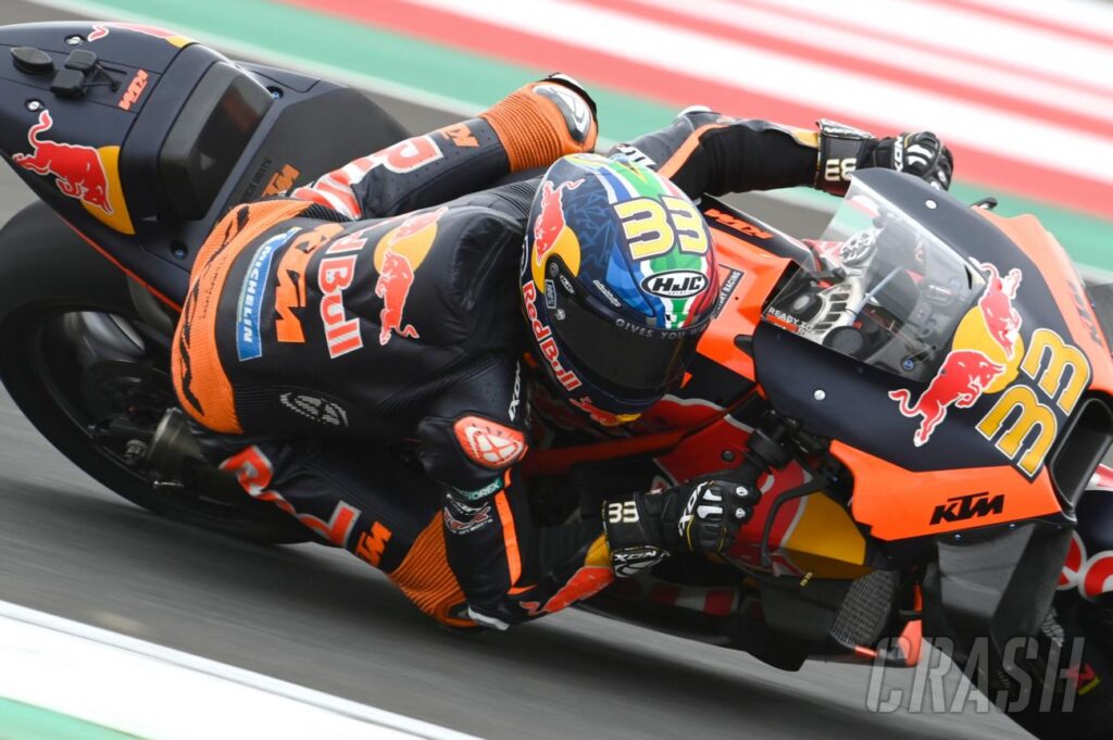 Qatar MotoGP: Brad Binder leaves it late to top FP1, Bagnaia crashes |  MotoGP