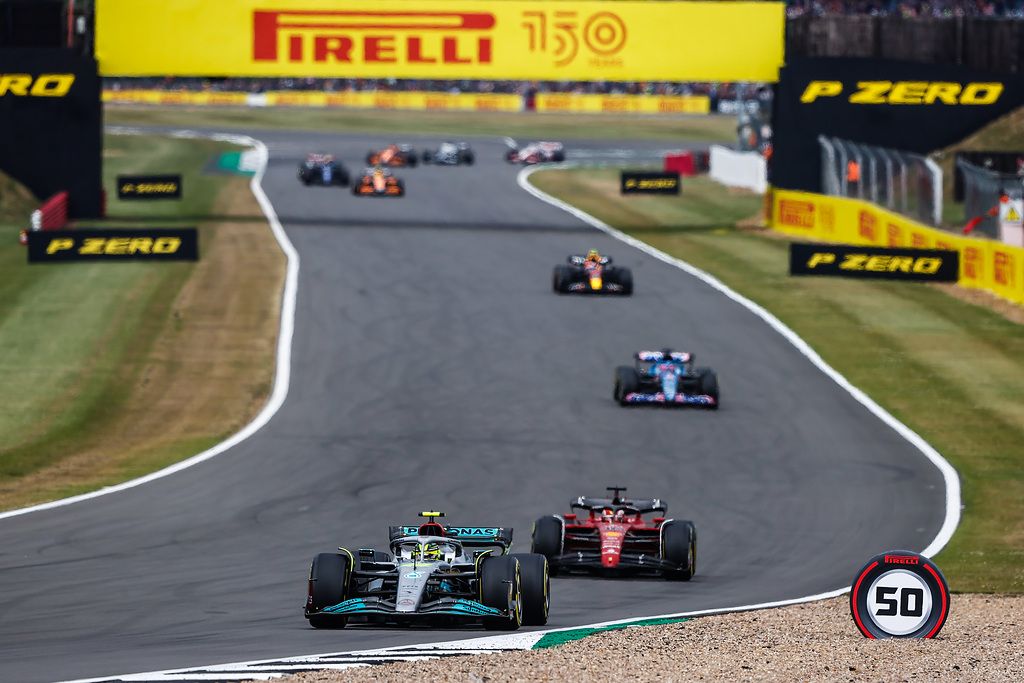 Hamilton believes Mercedes 'not far away' from front;  Wolff on bouncing