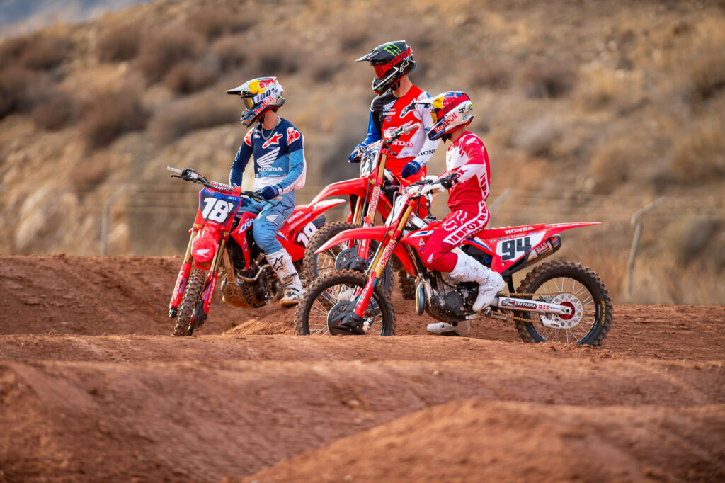 Honda bikes about to do what they do best. Media sourced from Swapmoto Live.